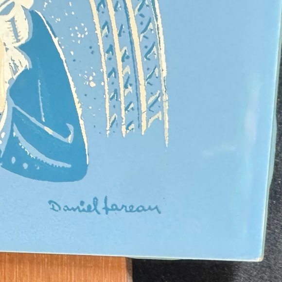 Vintage 60s paint on tile, long wood frame, signed Daniel Lareau, Boy Praying - Picture 5 of 7